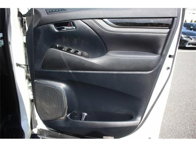 TOYOTA ALPHARD 2015 Image 31