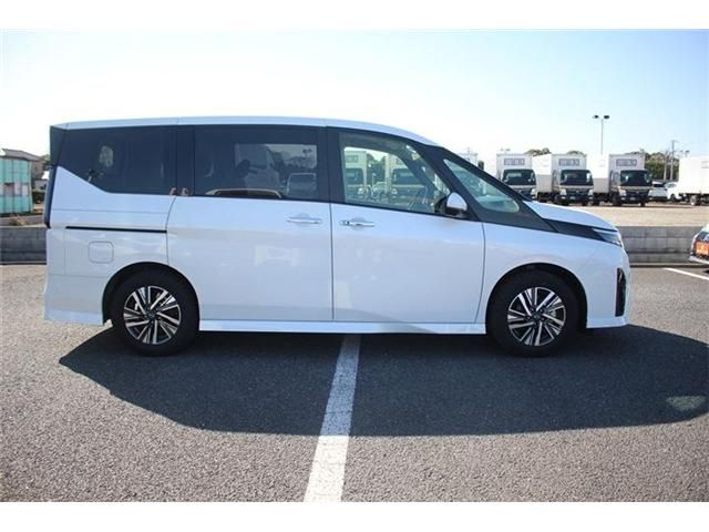 NISSAN SERENA  WG 2024 Image 31