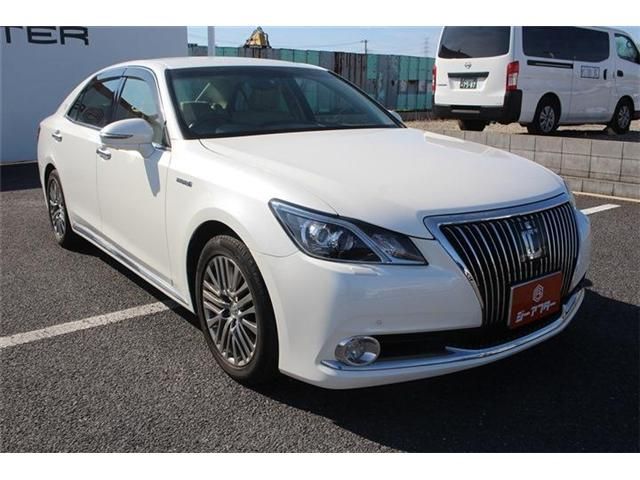 TOYOTA CROWN MAJESTA HYBRID 2014 Image 31