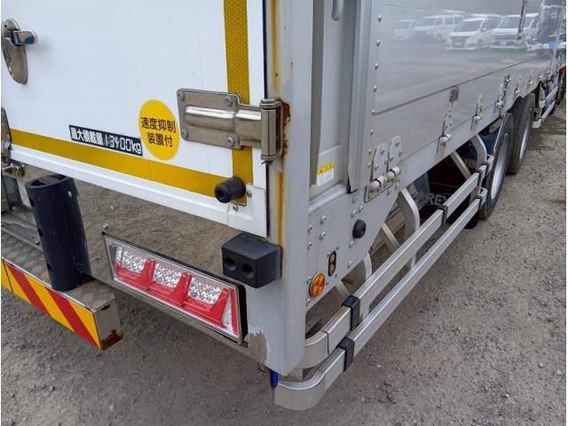 NISSAN DIESEL QUON 2018 Image 31