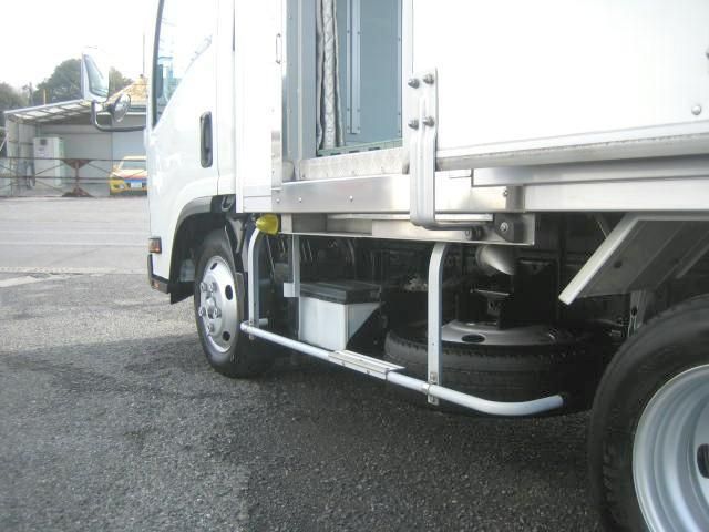 ISUZU ELF 2018 Image 31