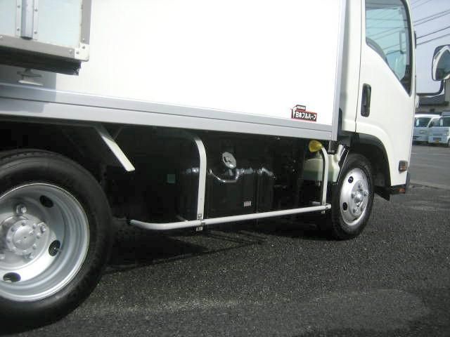ISUZU ELF 2018 Image 31