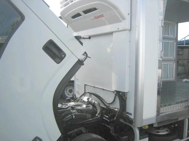 ISUZU ELF 2018 Image 31