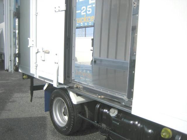 ISUZU ELF 2016 Image 31