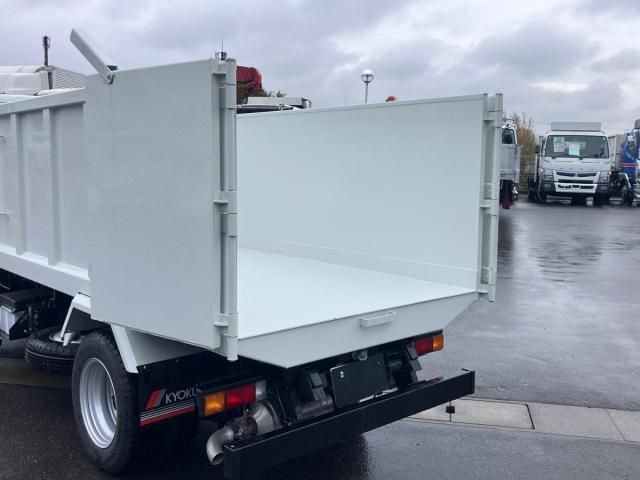 MITSUBISHI CANTER 2025 Image 31