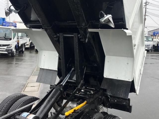 MITSUBISHI CANTER 2025 Image 31