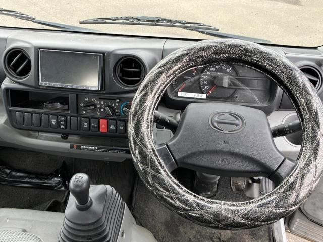 HINO DUTRO 2012 Image 31