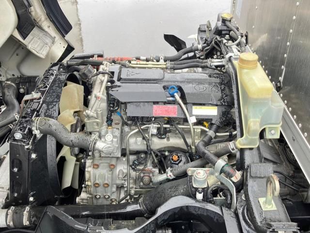 MITSUBISHI CANTER 2019 Image 31