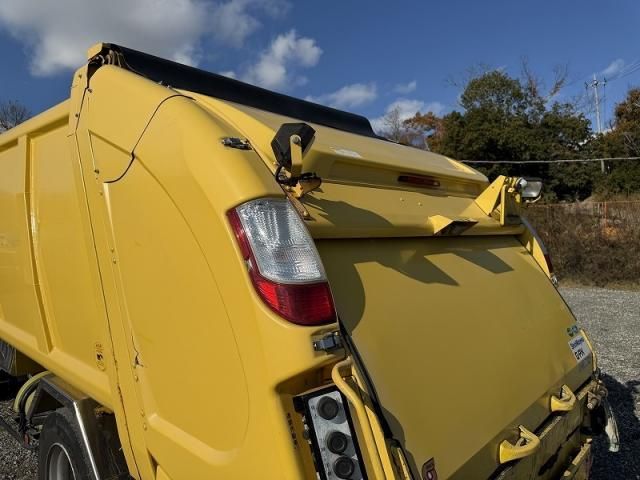 MITSUBISHI CANTER 2018 Image 31