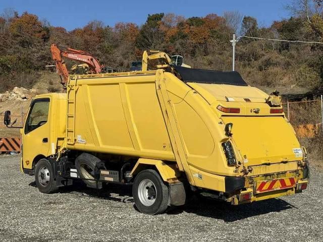 HINO DUTRO 2016 Image 31