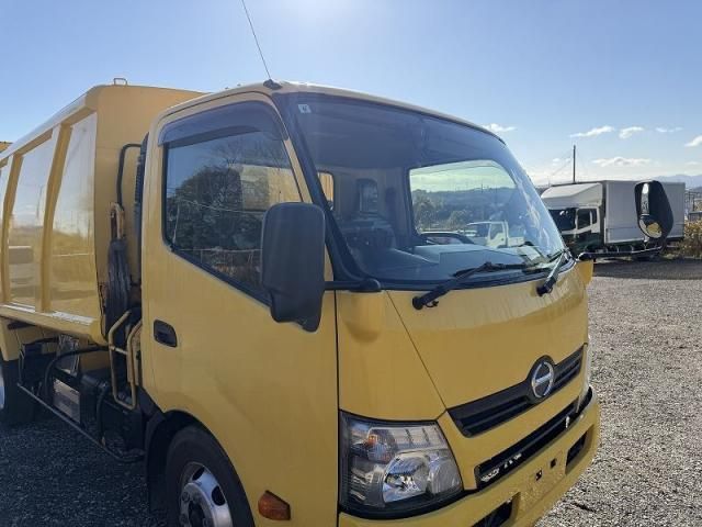 HINO DUTRO 2016 Image 31