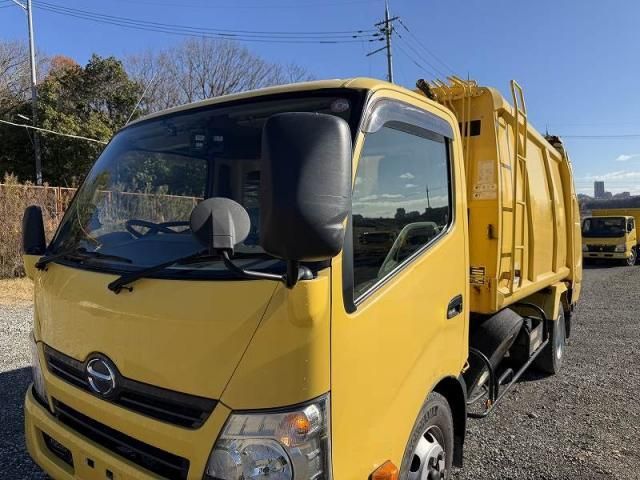 HINO DUTRO 2016 Image 31