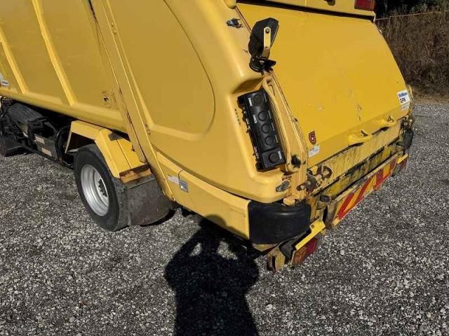 HINO DUTRO 2016 Image 31