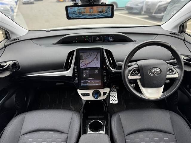 TOYOTA PRIUS PHV 2017 Image 31