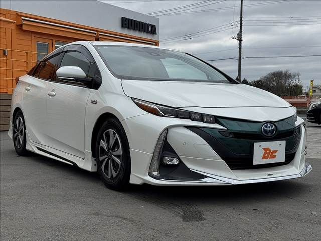 TOYOTA PRIUS PHV 2017 Image 31