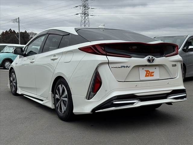 TOYOTA PRIUS PHV 2017 Image 31