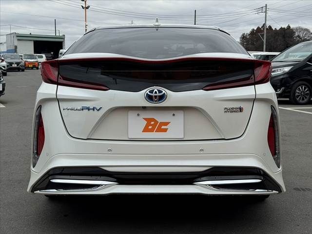 TOYOTA PRIUS PHV 2017 Image 31