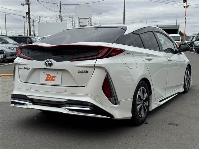 TOYOTA PRIUS PHV 2017 Image 31