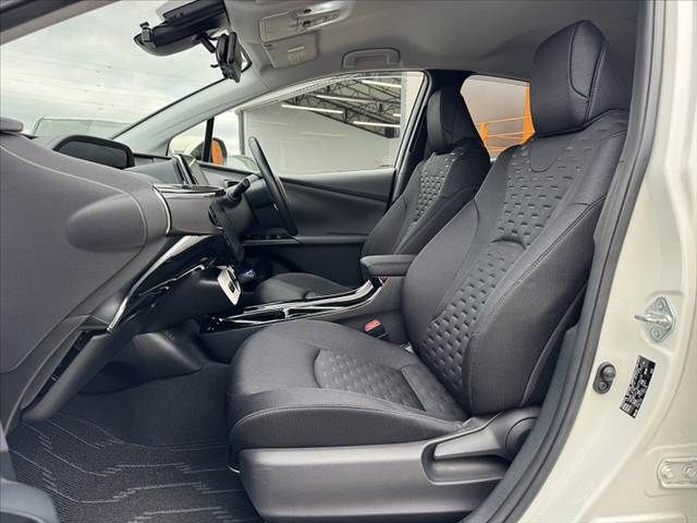 TOYOTA PRIUS PHV 2017 Image 31