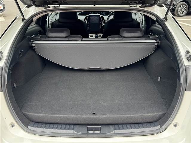 TOYOTA PRIUS PHV 2017 Image 31