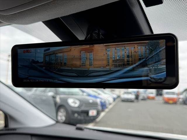 TOYOTA PRIUS PHV 2017 Image 31