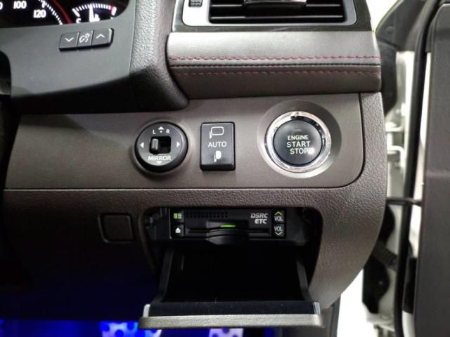 TOYOTA CROWN SEDAN 2011 Image 31