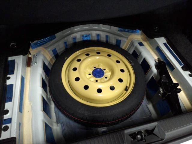 TOYOTA CROWN SEDAN 2011 Image 31