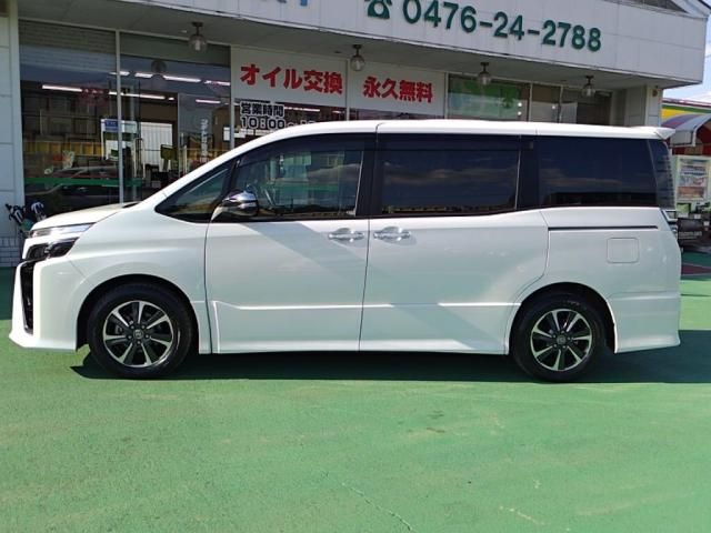 TOYOTA VOXY 2021 Image 31