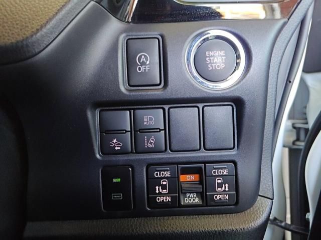 TOYOTA VOXY 2021 Image 31