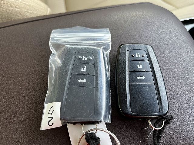 TOYOTA CROWN SEDAN HYBRID 2018 Image 31