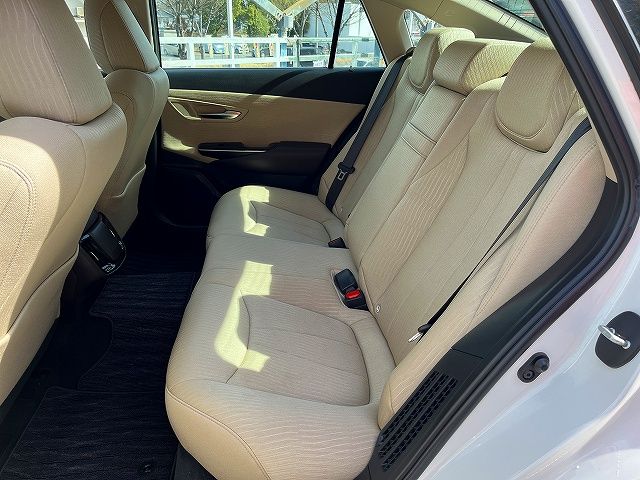 TOYOTA CROWN SEDAN HYBRID 2018 Image 31