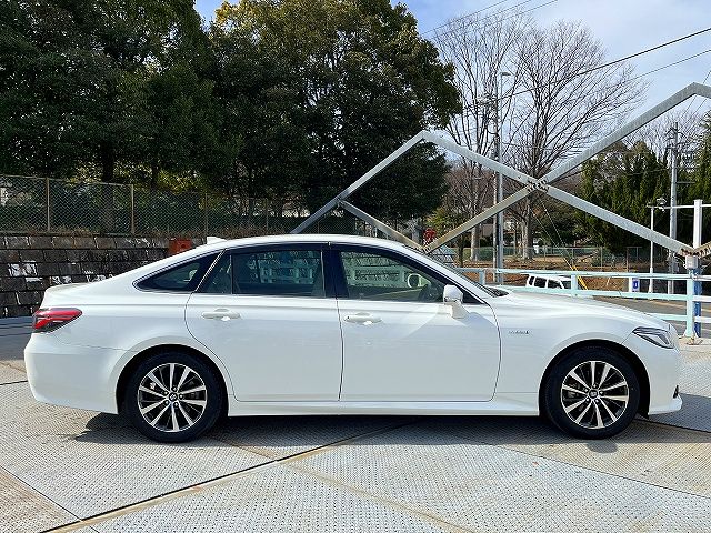 TOYOTA CROWN SEDAN HYBRID 2018 Image 31