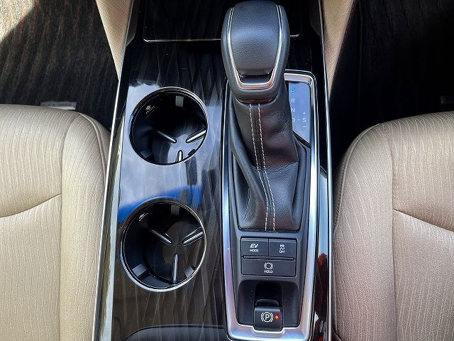 TOYOTA CROWN SEDAN HYBRID 2018 Image 31