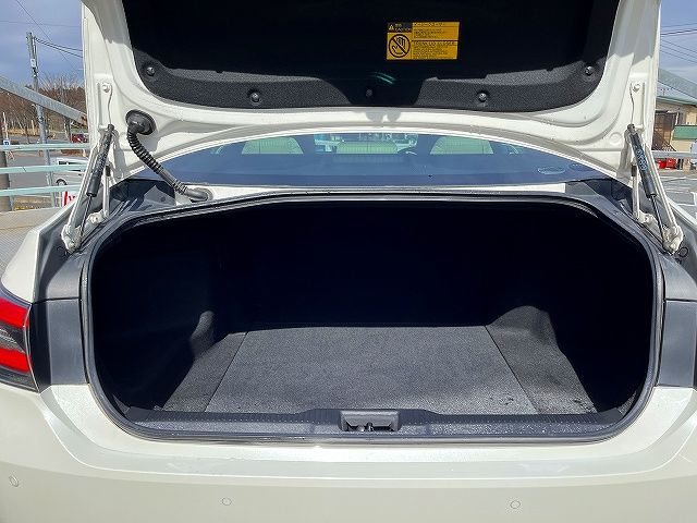 TOYOTA CROWN SEDAN HYBRID 2018 Image 31