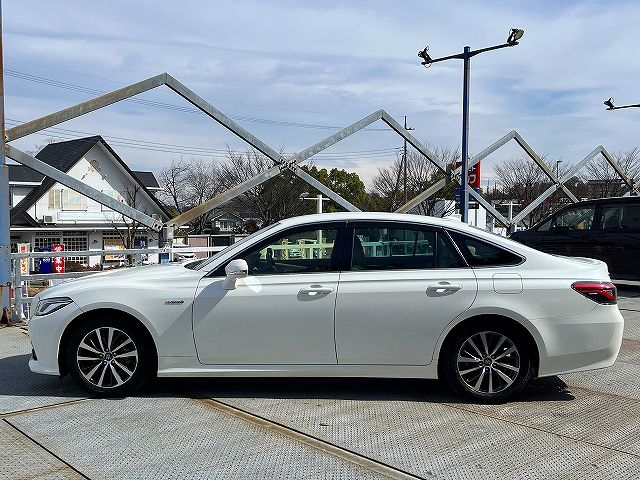 TOYOTA CROWN SEDAN HYBRID 2018 Image 31