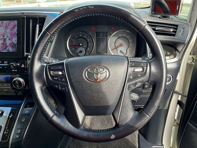 TOYOTA VELLFIRE 2015 Image 31