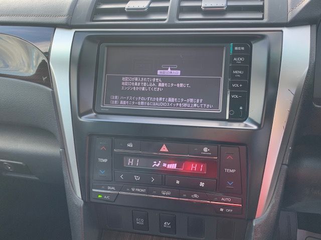 TOYOTA CAMRY HYBRID 2015 Image 31