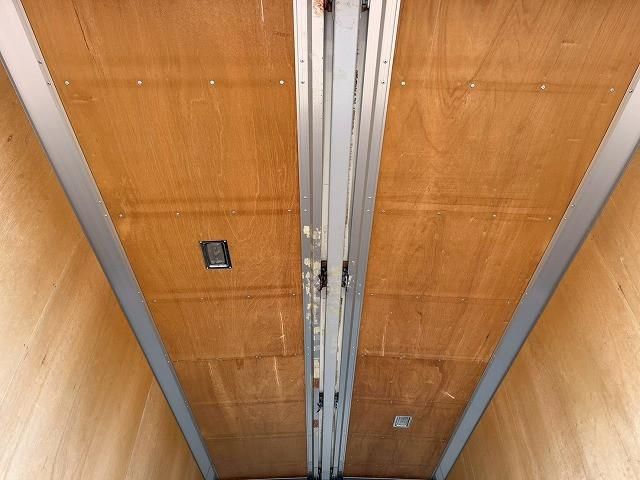 MITSUBISHI CANTER 2018 Image 31