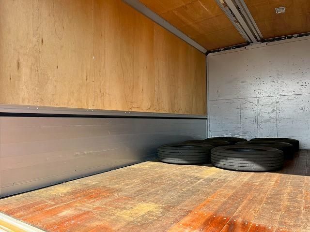 MITSUBISHI CANTER 2018 Image 31