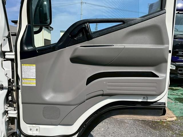 MITSUBISHI CANTER 2018 Image 31