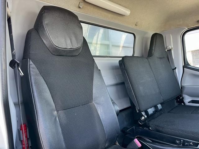 MITSUBISHI CANTER 2018 Image 31