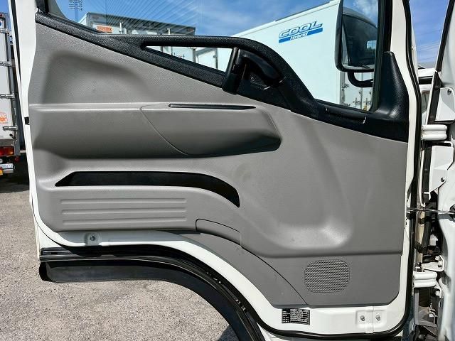 MITSUBISHI CANTER 2018 Image 31