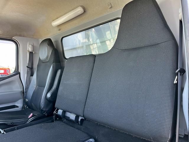 MITSUBISHI CANTER 2018 Image 31