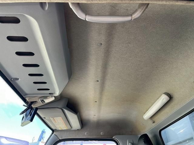 MITSUBISHI CANTER 2018 Image 31