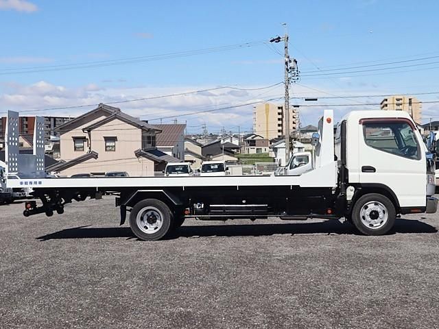 MITSUBISHI CANTER 2017 Image 31