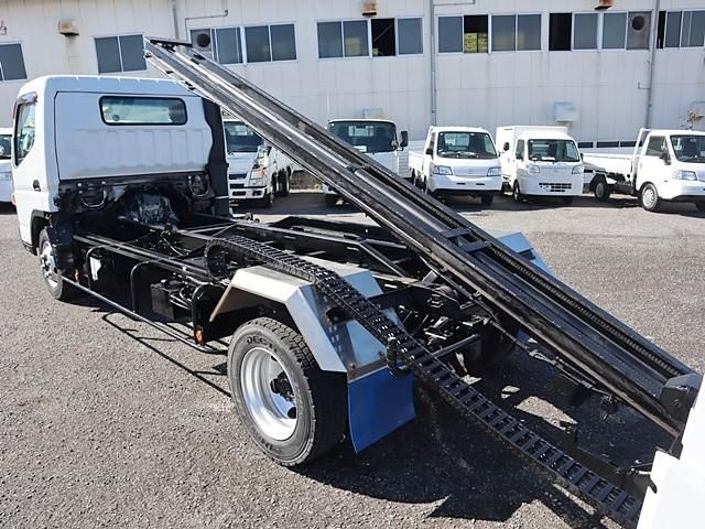 MITSUBISHI CANTER 2017 Image 31