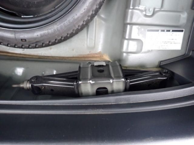 TOYOTA IST 2004 Image 31