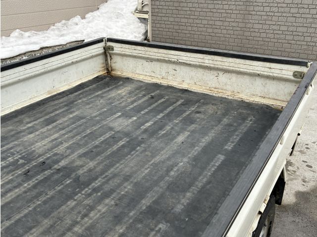 DAIHATSU HIJET TRUCK 4WD 2001 Image 31