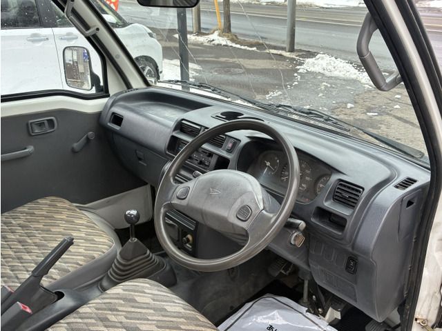DAIHATSU HIJET TRUCK 4WD 2001 Image 31