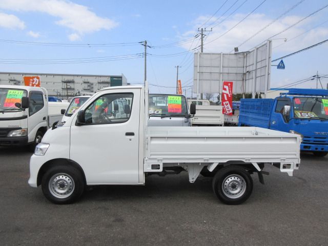 MAZDA BONGO TRUCK 2WD 2022 Image 31